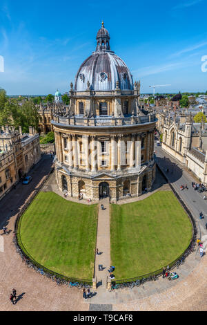 Die Radcliffe Camera ist ein Gebäude von der Universität Oxford, von James Gibbs im neo-klassischen Stil. Das berühmte Gebäude im Centr Stockfoto