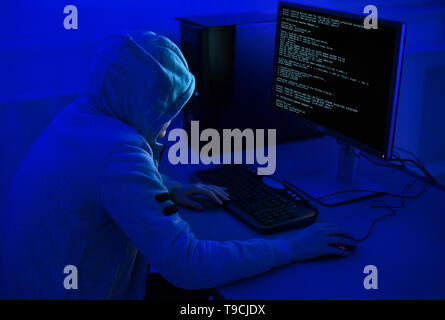 Cybercrime und Zerhacken Konzept. Hacker können in Computer Virus Programm Stockfoto