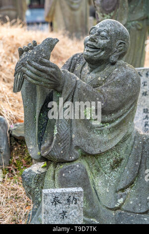 Frühling Blick auf arashiyama Arhat (嵐山羅漢). 500 Statuen der engsten und höchsten Jünger des Buddha vor Hogon-in sub-Tempel von Tenryu-ji. Stockfoto