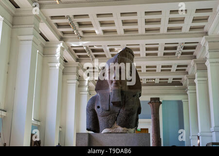 LONDON, GROSSBRITANNIEN, 14. Mai 2019: Ägyptisches Skulptur im British Museum in London. Stockfoto