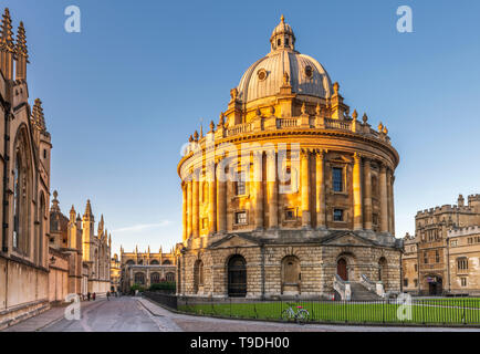 Die Radcliffe Camera ist ein Gebäude von der Universität Oxford, von James Gibbs im neo-klassischen Stil. Das berühmte Gebäude im Centr Stockfoto