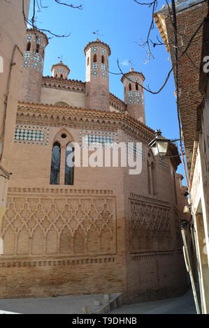 Dezember 26, 2013. Minarette der hinteren Fassade In der Kirche von San Pedro Dating Im XIV Jahrhundert in Teruel. Huesca, Aragón, Spanien. Reisen, Nat Stockfoto