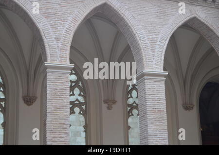 Dezember 26, 2013. Einen halben Punkt Arch In der Kirche von San Pedro Dating Im XIV Jahrhundert in Teruel. Huesca, Aragón, Spanien. Reisen, Natur, Landschaft, V Stockfoto