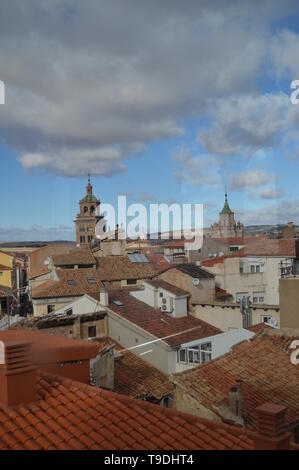 Dezember 26, 2013. Blick auf die Mudejar Stil Türme In der Kirche von San Pedro Dating Im XIV Jahrhundert in Teruel. Huesca, Aragón, Spanien. Reisen, Na Stockfoto