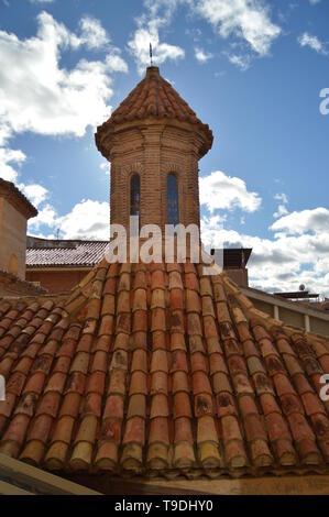 Dezember 26, 2013. Mudejar Stil Türme der Kirche von San Pedro Dating Im XIV Jahrhundert in Teruel. Huesca, Aragón, Spanien. Reisen, Natur, Landsca Stockfoto