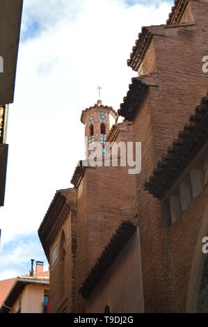 Dezember 26, 2013. Minarette der hinteren Fassade In der Kirche von San Pedro Dating Im XIV Jahrhundert in Teruel. Huesca, Aragón, Spanien. Reisen, Nat Stockfoto