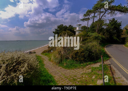 Lepe, UK - April 7, 2019: Die Millenium Rundumleuchte an der Küste in Lepe im New Forest National Park, Hampshire, Großbritannien Stockfoto