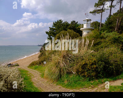 Lepe, UK - April 7, 2019: Die Millenium Rundumleuchte an der Küste in Lepe im New Forest National Park, Hampshire, Großbritannien Stockfoto