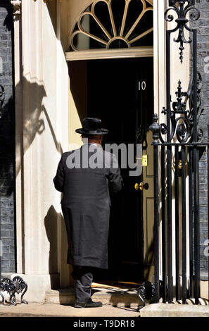 London, England, UK. Abraham Pinter - Haredi Rabbi/Politiker von Stamford Hill, stellt Haredi Interessen an der Londoner jüdischen Forum. Eingabe 10 Stockfoto