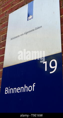 Den Haag, Niederlande - 20 April, 2019: Zeichen für das Niederländische Ministerium für Allgemeine Angelegenheiten Stockfoto