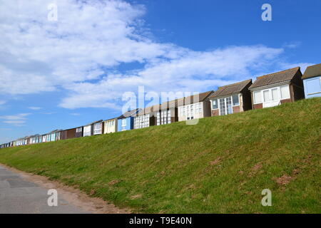 Strandhütten in Sutton-on-Sea, Lincolnshire, Großbritannien Stockfoto