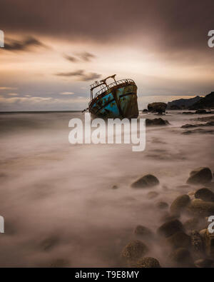 Lange Belichtung geschossen von einem Schiffswrack auf Korfu in Griechenland. Stockfoto