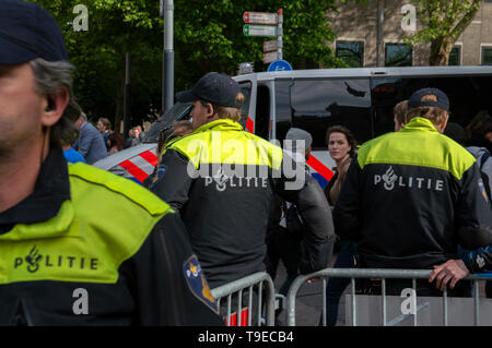 Polizei arbeiten rund um den Museumplein Ajax Niederländischer Meister Partei Amsterdam Die Niederlande 2019 Stockfoto