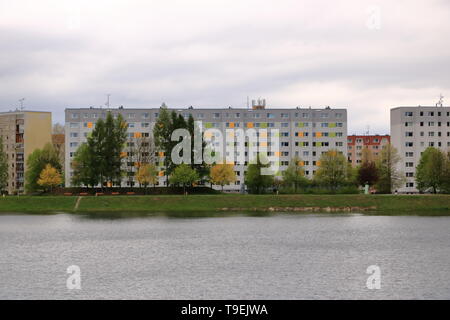 Kommunistische sozialistischen Architektur, architektonischen Details und Muster der sozialen Wohnbau Wohnungen in Jablonec, Tschechische Republik Stockfoto