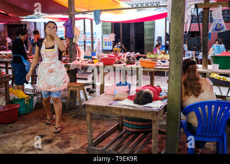 Das tägliche Leben Szene bei Belen Markt oder Mercado Belén, in Iquitos im Peruanischen Amazonas, Provinz Maynas, Loreto Abteilung, Peru Stockfoto