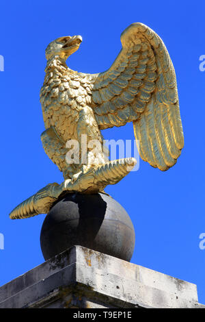 Aigle Royal. Cour d'Honneur. Château de Fontainebleau. / Royal Eagle. Innenhof. Palast von Fontainebleau. Seine-et-Marne. Frankreich. Europa. Stockfoto