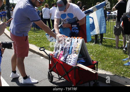 Philadelphia, PA, USA - 18. Mai 2019: Menschenmassen beginnen vor Joe Biden die offiziellen Kick-off Kundgebung für die Präsidentschaftswahl 2020 Vereinigten Staaten in Philadelphia, Pennsylvania. Stockfoto