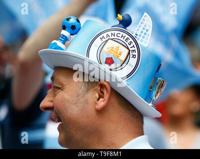 LONDON, UINTED KÖNIGREICH. 18. Mai, 2019 Mann Stadt Ventilator während der FA Cup Finale zwischen Manchester City und Watford im Wembley Stadion, London Am 18. Mai 2019 Kredit Aktion Foto Sport FA Premier League und der Football League Bilder unterliegen dem DataCo Lizenz EDITORIAL NUR VERWENDEN Keine Verwendung mit nicht autorisierten Audio-, Video-, Daten-, Spielpläne (außerhalb der EU), Verein/liga Logos oder "live" Dienstleistungen. On-line-in-Verwendung beschränkt auf 45 Bildern (+15 in zusätzliche Zeit). Kein Einsatz zu emulieren, bewegte Bilder. Keine Verwendung in Wetten, Spiele oder einzelne Verein/Liga/player Publikationen/Services. Credit: Aktion Foto Sport/Alamy Live N Stockfoto