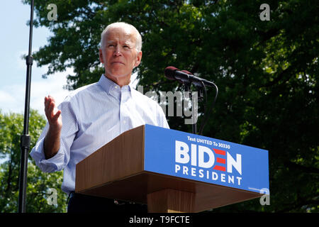 Philadelphia, PA, USA - Mai, 18, 2019: der ehemalige Vizepräsident Joe Biden startet seine Kampagne für die Vereinigten Staaten 2020 Präsidentschaftswahlen, an einer im Rallye am Benjamin Franklin Parkway in Philadelphia, Pennsylvania. (Foto: Jana Shea) Stockfoto