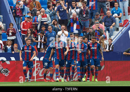 Estadi Ciutat de Valencia, Valencia, Spanien. 18 Mai, 2019. Liga Fußball, Levante UD gegen Atletico Madrid und Levante Spieler feiern das Ziel Quelle: Aktion plus Sport/Alamy leben Nachrichten Stockfoto