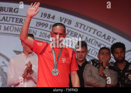 München, Deutschland. 18 Mai, 2019. Franck Ribery (Bayern München). Fussball 1. Bundesliga / FC Bayern München WM-Feier bei Paulaner am Nockherberg 1. 1. Fussballbundesliga, 34. Spieltag, Spieltag 34, | Verwendung der weltweiten Kredit: dpa/Alamy leben Nachrichten Stockfoto