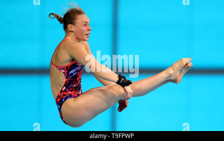 Großbritanniens Robyn Birke in der 10-m-Final an Tag zwei der Diving World Series in London Aquatics Centre, London. Stockfoto