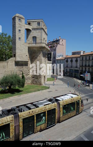 Montpellier, moderne Straßenbahn Linie 4, Fahrzeugdesign von Christian Lacroix - Montpellier, moderne Straßenbahn Linie 4, Design von Christian Lacroix, Observat Stockfoto