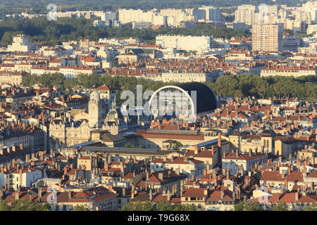 Vue Panoramique depuis La Colline de Notre-Dame de Fourvière. Lyon/Panoramablick aus der Sicht von Notre Dame De Fourviere Hill. Stockfoto