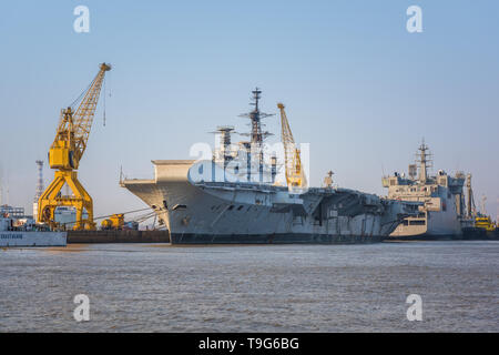 INS Virat/HMS Hermes, Mumbai, Indien Stockfoto
