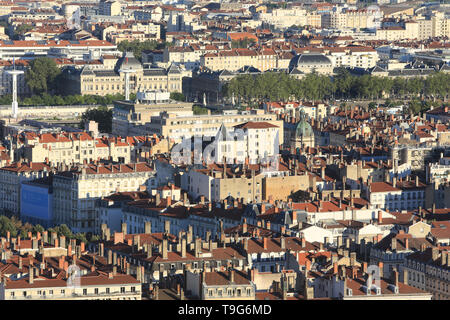 Vue Panoramique depuis La Colline de Notre-Dame de Fourvière. Lyon/Panoramablick aus der Sicht von Notre Dame De Fourviere Hill. Stockfoto