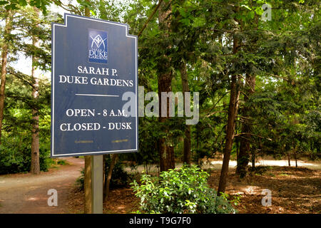 Schild am Sarah P. Duke Gardens auf dem Campus der Duke University in Durham, North Carolina, USA. Stockfoto