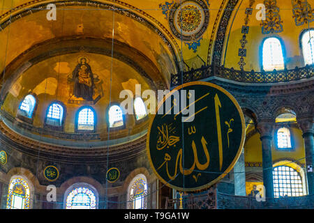 Alte Hagia Sophia oder der Hagia Sofia ist ein Top Sehenswürdigkeiten von Istanbul. Vintage inneren der Hagia Sophia, der Kathedrale und der Moschee in der Vergangenheit, Istanbul Stockfoto