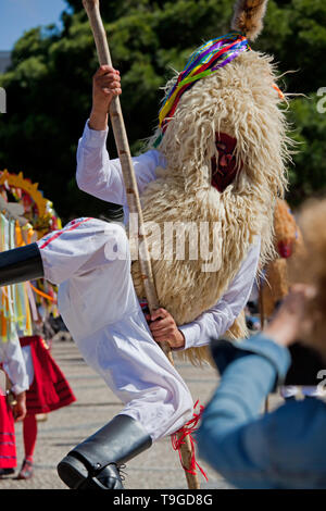 Iberischen Maske International Festival (FIMI). Parade der Kostüme und traditionelle Masken von Iberia. Stockfoto