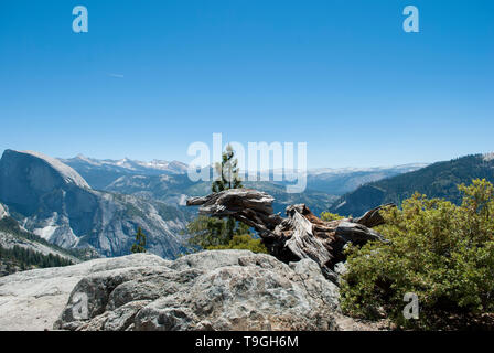 Berge Landschaft. Blick von oben auf die Berge Stockfoto