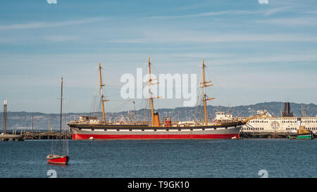 04-24-2019. Die Vereinigten Staaten von Amerika. dreimaster Schiff in der San Francisco Maritime National Historical Park. San Francisco, Kalifornien, USA. Stockfoto
