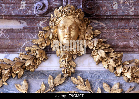 Skulpturen. Le Salon de la Guerre. Château de Versailles. / Skulpturen. Der Krieg. Schloss von Versailles. Stockfoto