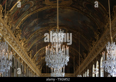 La Galerie des Glaces ou Grande Galerie du Château de Versailles. Der Spiegelsaal ist der zentrale Galerie im Schloss von Versailles. Stockfoto