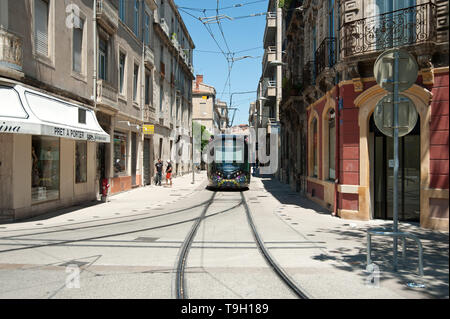 Montpellier, moderne Straßenbahn Linie 3, Fahrzeugdesign von Christian Lacroix - Montpellier, moderne Straßenbahn Linie 3, Design von Christian Lacroix, Observat Stockfoto