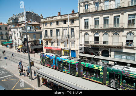 Montpellier, moderne Straßenbahn Linie 3, Fahrzeugdesign von Christian Lacroix - Montpellier, moderne Straßenbahn Linie 3, Design von Christian Lacroix, Observat Stockfoto