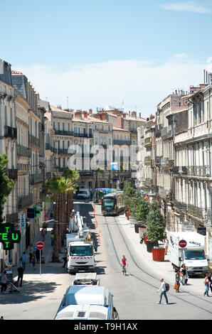 Montpellier, moderne Straßenbahn Linie 3, Fahrzeugdesign von Christian Lacroix - Montpellier, moderne Straßenbahn Linie 3, Design von Christian Lacroix, Observat Stockfoto