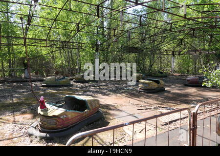 Autoscooter in der verlassenen Pripyat Vergnügungspark, der Sperrzone von Tschernobyl, Ukraine Stockfoto