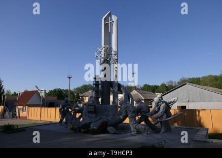 UKRAINE, Tschernobyl - 4. AUGUST 2018: Denkmal für die Liquidatoren und Feuerwehrmänner der Atomunfall in Tschernobyl Stockfoto