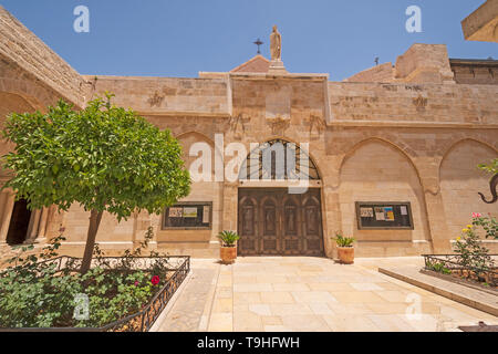 Außerhalb der Katholischen Kirche die Geburtskirche in Bethlehem, West Bank, Palästina, Israel Stockfoto