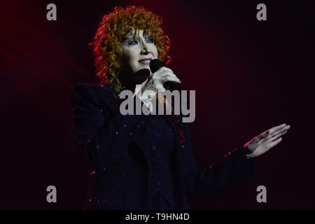 Padua, Italien. 18 Mai, 2019. Fiorella Mannoia führt live für Ihr 'Personale Tour" am Gran Teatro Geox. Credit: Mariano Montella/Pacific Press/Alamy leben Nachrichten Stockfoto