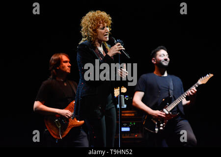 Padua, Italien. 18 Mai, 2019. Fiorella Mannoia führt live für Ihr 'Personale Tour" am Gran Teatro Geox. Credit: Mariano Montella/Pacific Press/Alamy leben Nachrichten Stockfoto