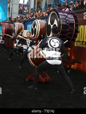 Los Angeles, CA, USA. 18 Mai, 2019. Atmosphäre bei der Ankunft für GODZILLA: KÖNIG DER MONSTER Premiere, TCL Chinese Theatre (ehemals Grauman's), Los Angeles, CA 18. Mai 2019. Credit: Priscilla Grant/Everett Collection/Alamy leben Nachrichten Stockfoto