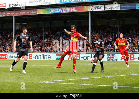 Deventer, Niederlande. 19. Mai 2019. der Saison 2018 / 2019, Niederländische Keuken Kampioen Play-offs. 1-1 von Go Ahead Eagles während des Spiels Go Ahead Eagles - Den Bosch (Play-off) Credit: Pro Schüsse/Alamy leben Nachrichten Stockfoto