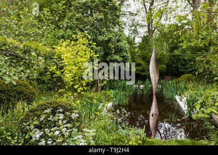 London, Großbritannien. 19. Mai 2019. Die Savills und David Harber Garten, Schaugarten am 2019 RHS Chelsea Flower Show. Foto: Bettina Strenske/Alamy leben Nachrichten Stockfoto