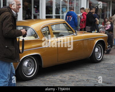 Faversham, Kent, Großbritannien. Mai 2019. 25. Faversham Transport Weekend: Der zweite Tag dieses jährlichen Verkehrsfestes, das jetzt im 25. Jahr eine breite Palette an Oldtimern und Fahrzeugen präsentiert. PIC: Ein 1960 Studebaker Gold Hawk. Kredit: James Bell/Alamy Live News Stockfoto