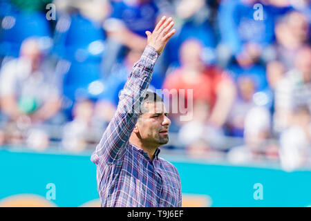 Darmstadt, Deutschland. 19 Mai, 2019. 2. Fussball Bundesliga, Darmstadt 98 - Erzgebirge Aue, 34. Spieltag, in der Merck Stadion am Böllenfalltor. Darmstadts Trainer Dimitrios GRAMMOZIS gestikulierte. Foto: Uwe Anspach/dpa - WICHTIGER HINWEIS: In Übereinstimmung mit den Anforderungen der DFL Deutsche Fußball Liga oder der DFB Deutscher Fußball-Bund ist es untersagt, zu verwenden oder verwendet Fotos im Stadion und/oder das Spiel in Form von Bildern und/oder Videos - wie Foto Sequenzen getroffen haben./dpa/Alamy leben Nachrichten Stockfoto